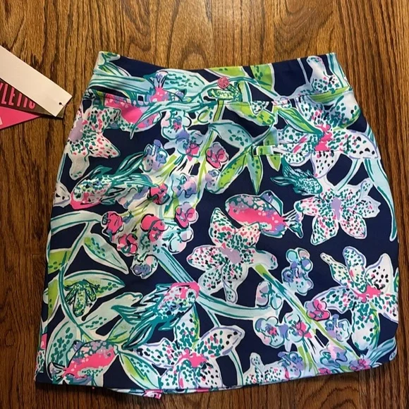 Lilly Pulitzer luxletic Fairway performance skort Bright navy sway  this way NWT - Picture 2 of 10